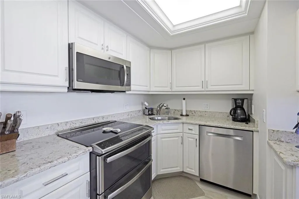 180 Seaview CT, Marco Island, FL 34145,225060616