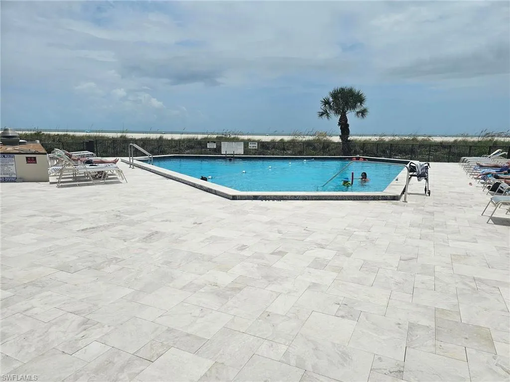 180 Seaview CT, Marco Island, FL 34145,225060616
