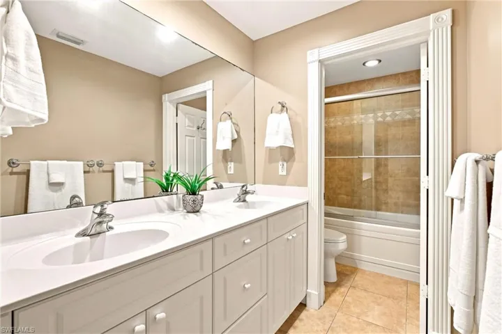 2nd level bathroom