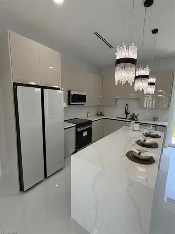 546 Louisville St E, Lehigh Acres, Florida 33974