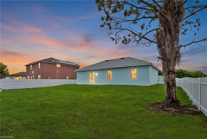546 Louisville St E, Lehigh Acres, Florida 33974