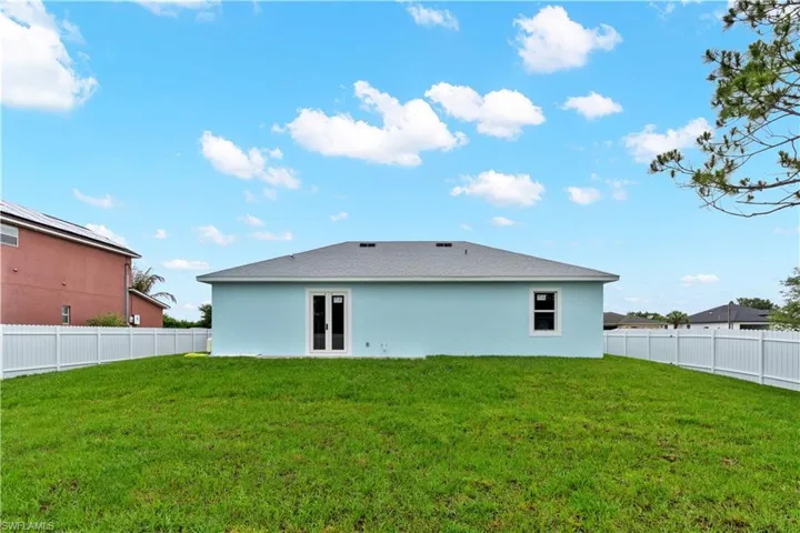 546 Louisville St E, Lehigh Acres, Florida 33974