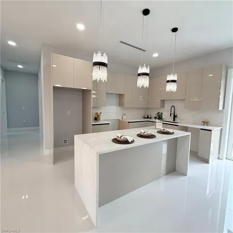 546 Louisville St E, Lehigh Acres, Florida 33974