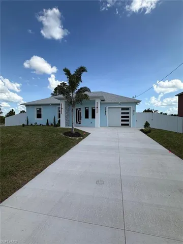 546 Louisville St E, Lehigh Acres, Florida 33974