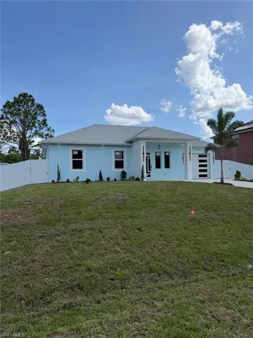 546 Louisville St E, Lehigh Acres, Florida 33974