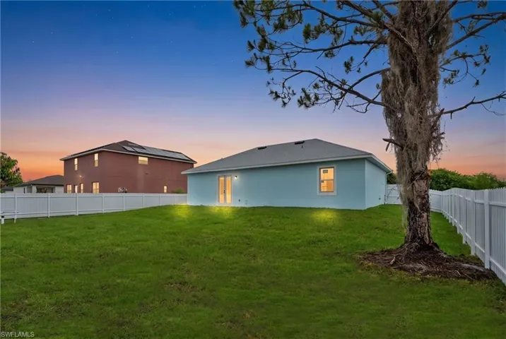 546 Louisville St E, Lehigh Acres, Florida 33974