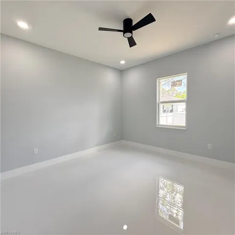 546 Louisville St E, Lehigh Acres, Florida 33974