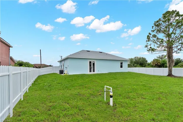 546 Louisville St E, Lehigh Acres, Florida 33974