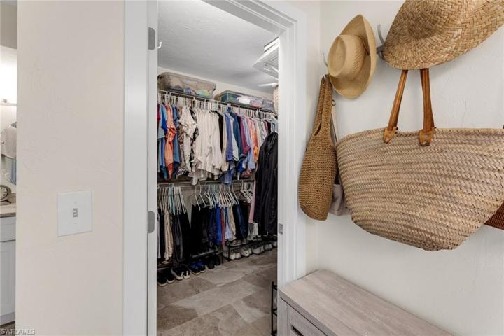 Walk-in Closet