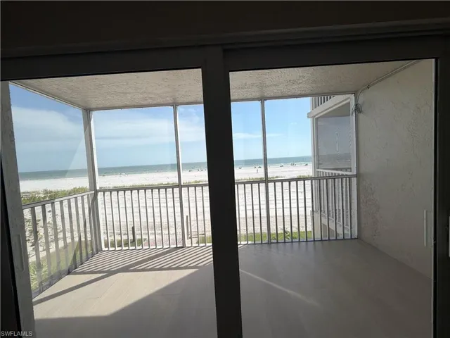 Master bedroom balcony/sliders