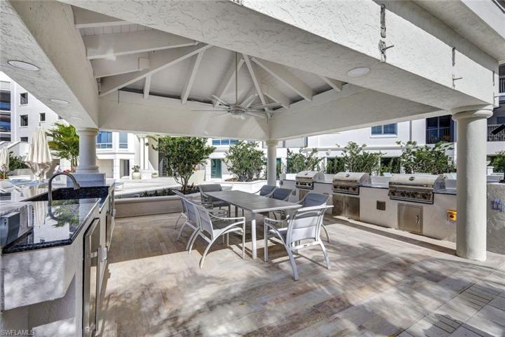 Outdoor Grill & Dining