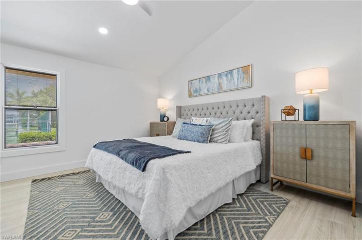 567  Park Shore  DR, Naples, FL 34103