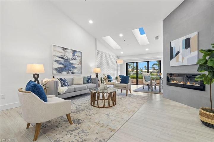 567  Park Shore  DR, Naples, FL 34103