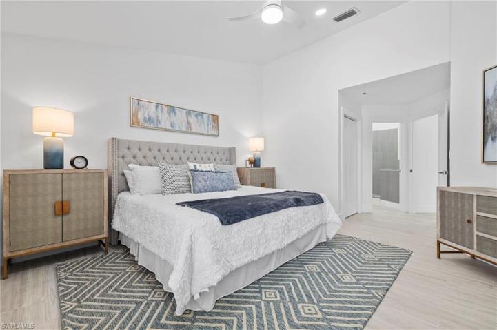 567  Park Shore  DR, Naples, FL 34103
