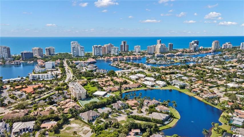 567  Park Shore  DR, Naples, FL 34103