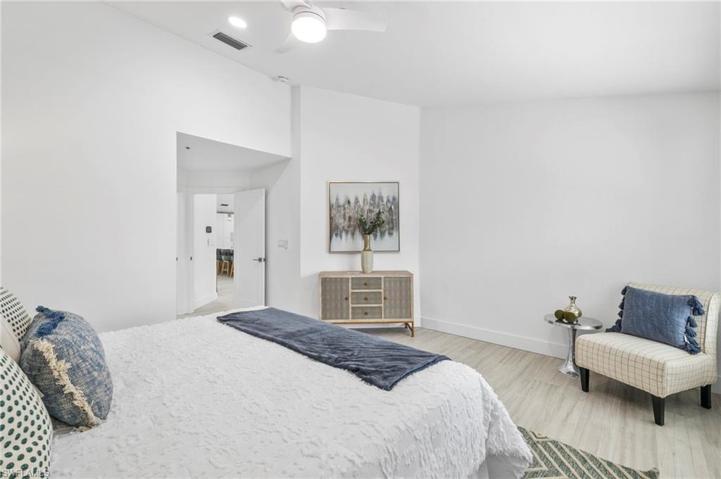 567  Park Shore  DR, Naples, FL 34103