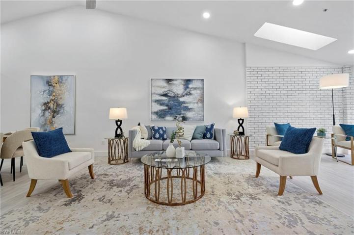 567  Park Shore  DR, Naples, FL 34103