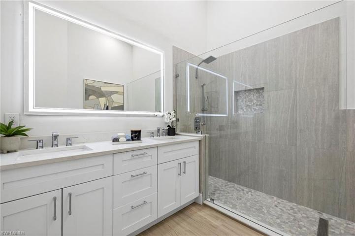 567  Park Shore  DR, Naples, FL 34103