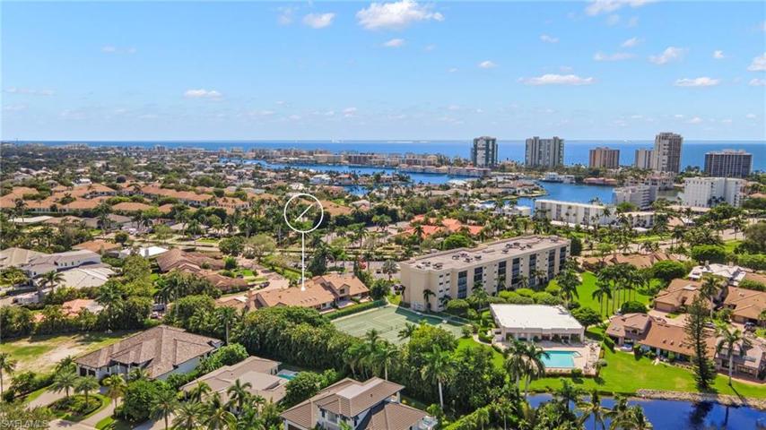 567  Park Shore  DR, Naples, FL 34103