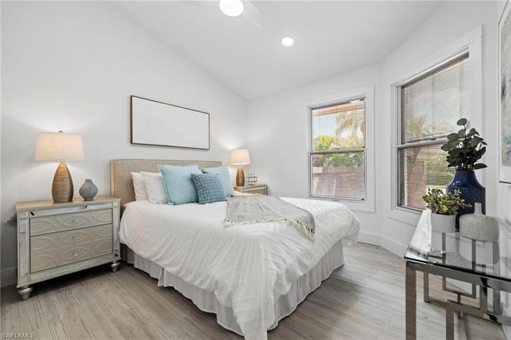 567  Park Shore  DR, Naples, FL 34103