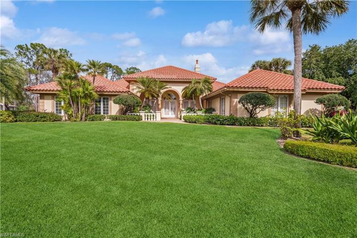 4501 Pond Apple DR S, NAPLES FL 34119
