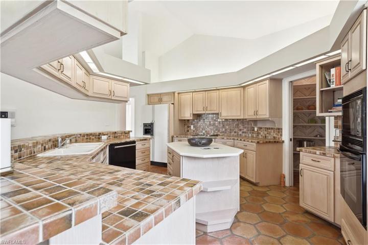 4501 Pond Apple DR S, NAPLES FL 34119