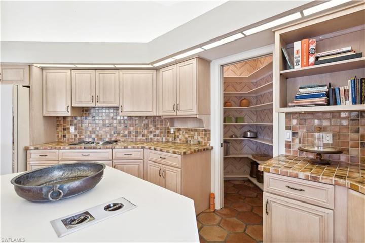 4501 Pond Apple DR S, NAPLES FL 34119