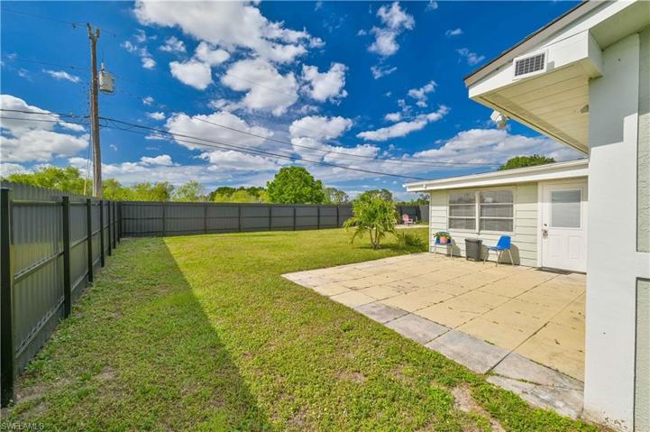 321 Rushmore AVE N, LEHIGH ACRES FL 33936