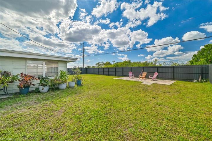 321 Rushmore AVE N, LEHIGH ACRES FL 33936