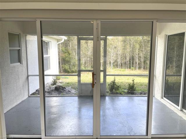827  Hector  LN, LEHIGH ACRES, FL 33974