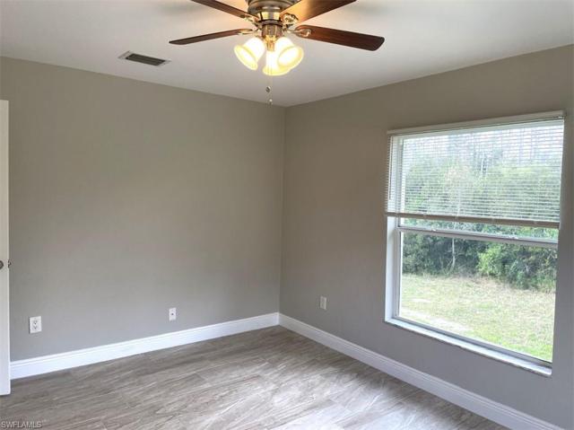 827  Hector  LN, LEHIGH ACRES, FL 33974