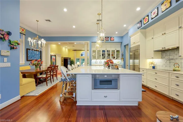 27710 Marina Isle Ct, Bonita Springs, Florida 34134
