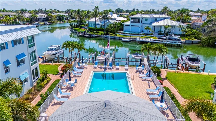2100  Gulf Shore N BLVD, Naples, FL 34102