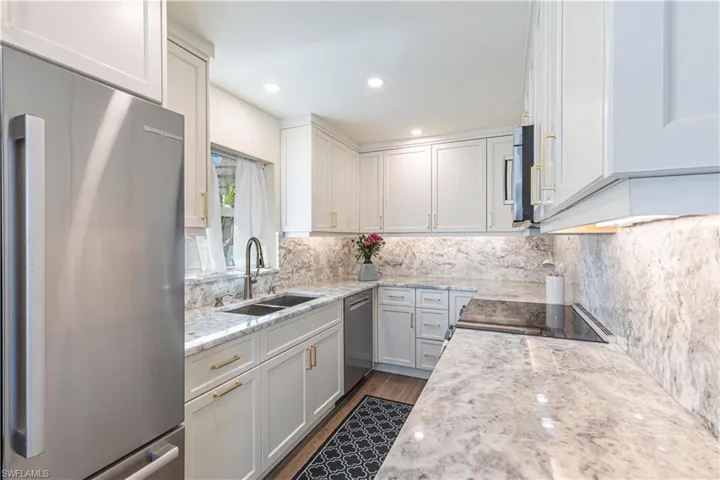 2100  Gulf Shore N BLVD, Naples, FL 34102