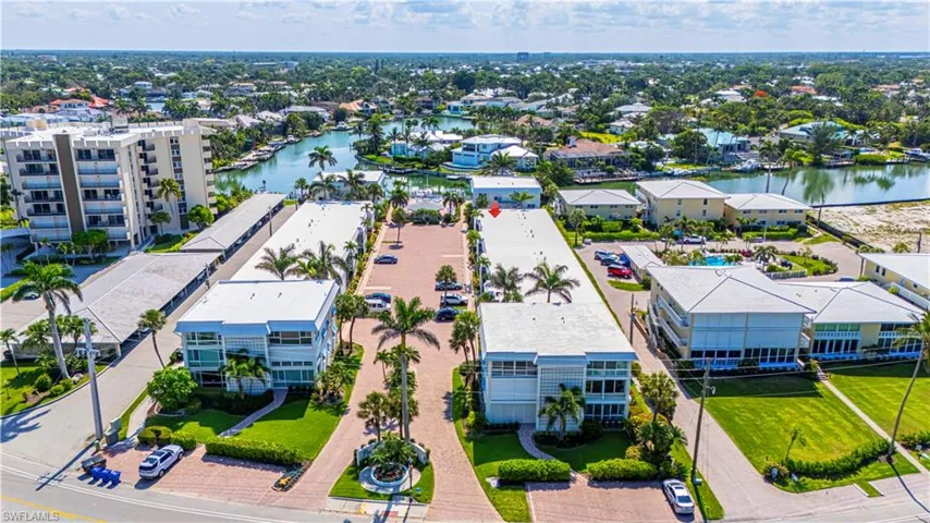 2100  Gulf Shore N BLVD, Naples, FL 34102
