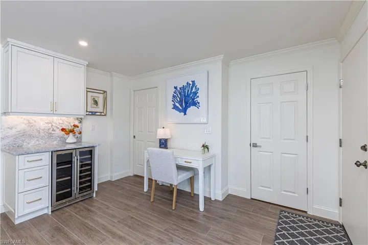 2100  Gulf Shore N BLVD, Naples, FL 34102