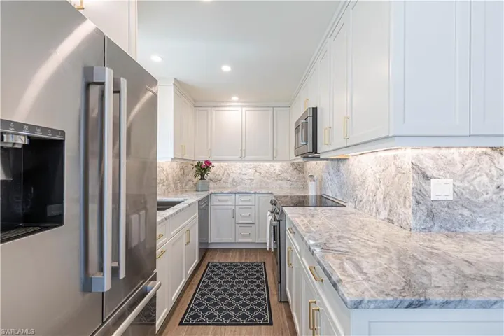 2100  Gulf Shore N BLVD, Naples, FL 34102