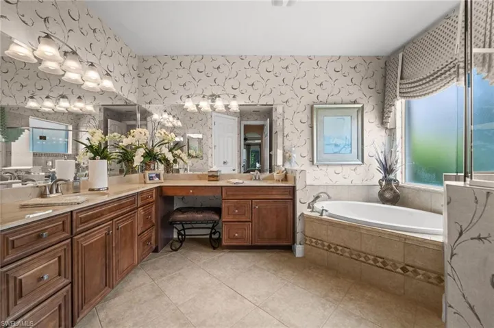 19832 Maddelena Cir, Estero, Florida 33967