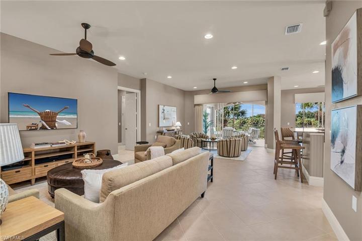 9031 Cherry Oaks TRL # 202, NAPLES FL 34114