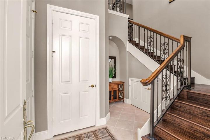 9031 Cherry Oaks TRL # 202, NAPLES FL 34114
