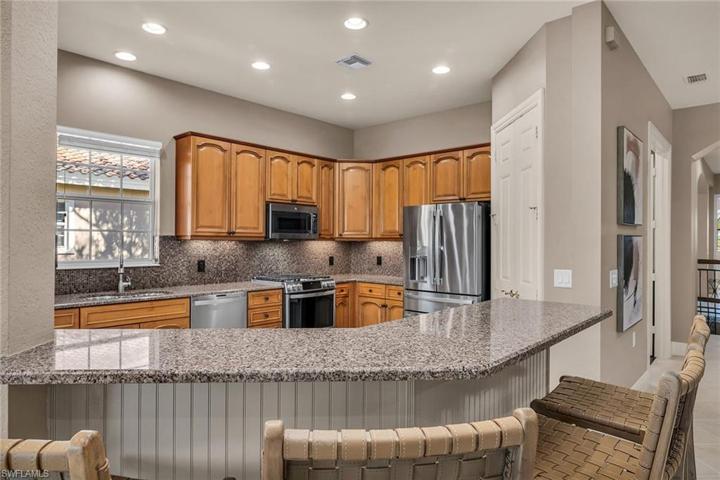 9031 Cherry Oaks TRL # 202, NAPLES FL 34114