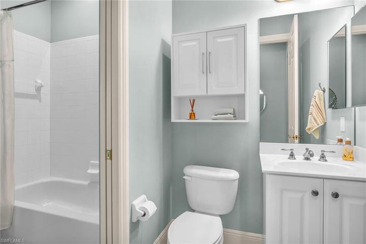9031 Cherry Oaks TRL # 202, NAPLES FL 34114