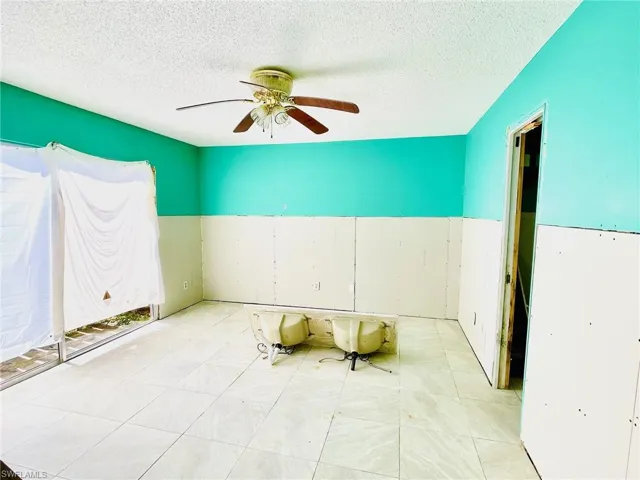 6523 Royal Woods DR, FORT MYERS FL 33908
