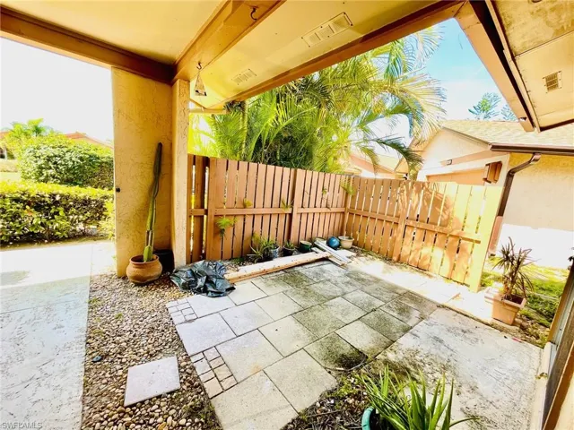 6523 Royal Woods DR, FORT MYERS FL 33908
