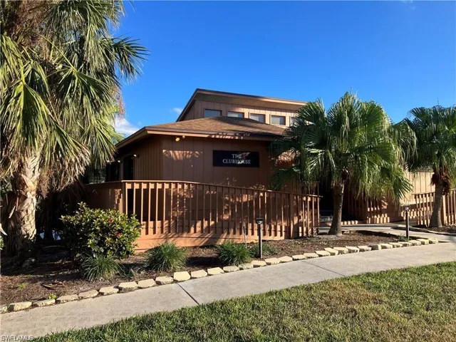 6523 Royal Woods DR, FORT MYERS FL 33908