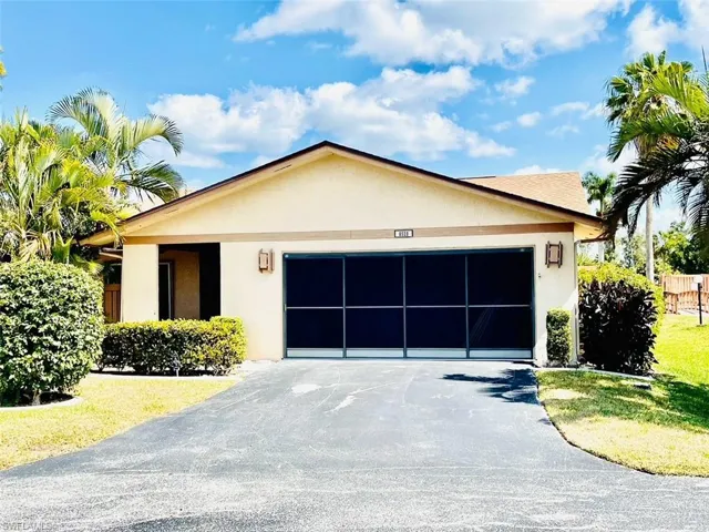 6523 Royal Woods DR, FORT MYERS FL 33908