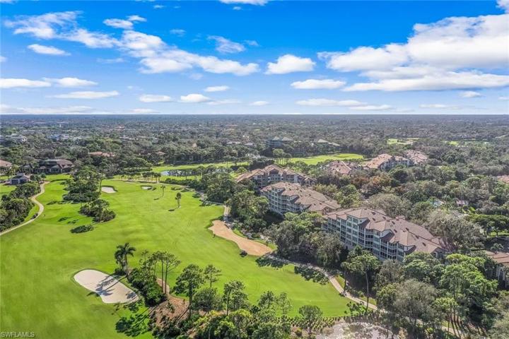 12 miles of hiking and biking paths, a beach club, a marina, kayak/canoe area, bordered by gulf access waterways on THREE sides -- Bonita Bay is the rare community that HAS IT ALL!