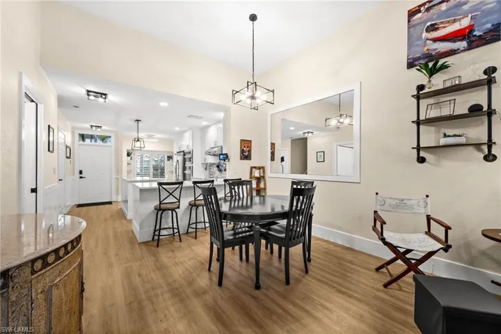 Breakfast bar and dining area