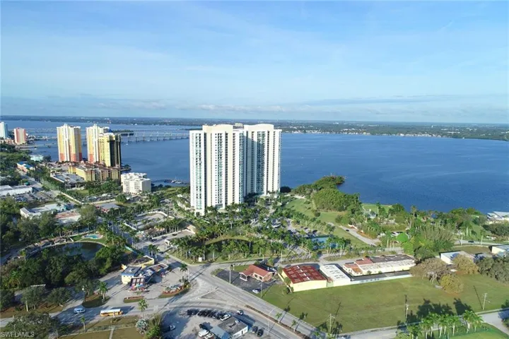 3000  Oasis Grand  BLVD, Fort Myers, FL 33916
