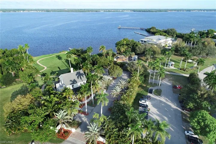 3000  Oasis Grand  BLVD, Fort Myers, FL 33916
